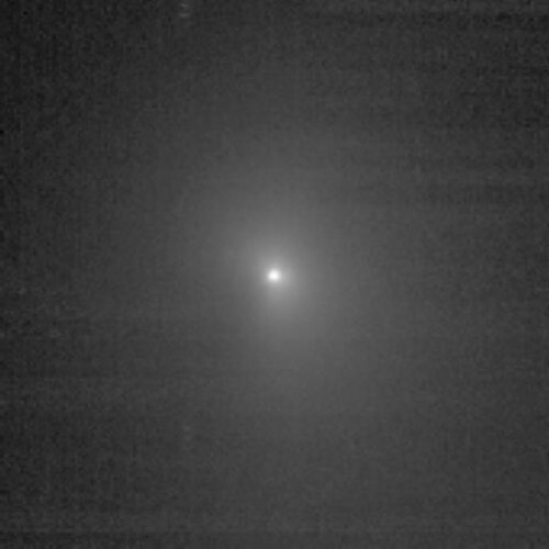 衝突段階開始時に420万kmの距離から撮影されたテンペル第1彗星の画像。