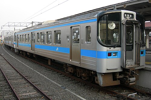 2008年1月、琴平駅の片側2両編成7111号車