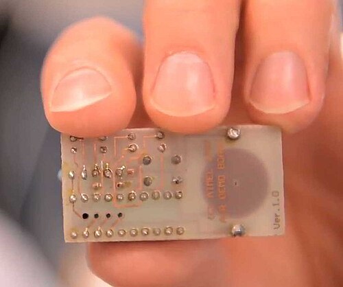Atmel AVRプロトタイプの背面