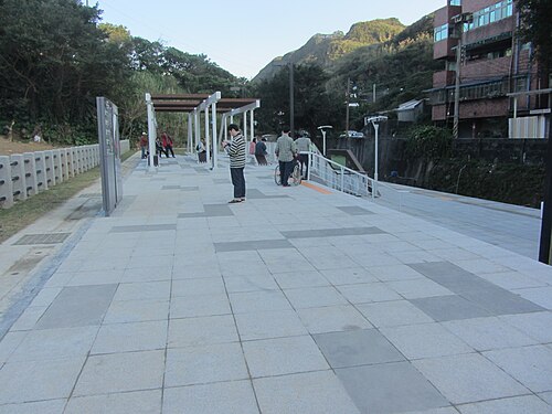海科関駅入口