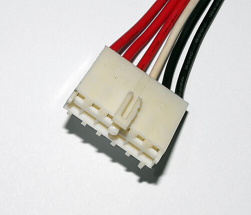 オプションの電源コネクタ