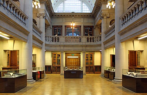 図書館の内部