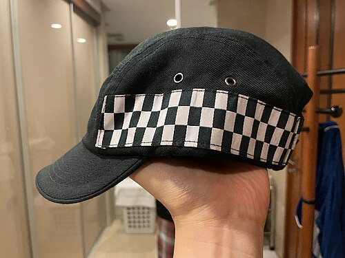 北アイルランド警察の野球帽にあしらわれたシリトー・タータン