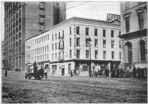 ウッドワード通りにあるユニオン・トラスト・ビルディング。1890年頃に撮影。左側に見えるのがハモンド・ビルディング。