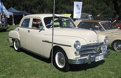 1950年ダッジ・キングスウェイ・カスタム（D36）。ダッジD36モデルは、クライスラー・オーストラリアの前身であるクライスラー・ダッジ・ディストリビューターズ社によってオーストラリアで組み立てられました。