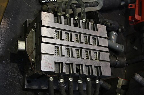 レゴ射出成形金型、上部