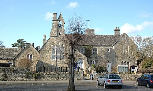 セント・アンドリュース英国国教会立小学校は、1863年に国立学校として建設された。