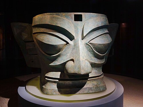 三星堆出土の青銅製マスク、紀元前2千年紀