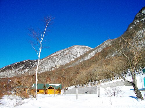 赤城広場バス停からの黒備山