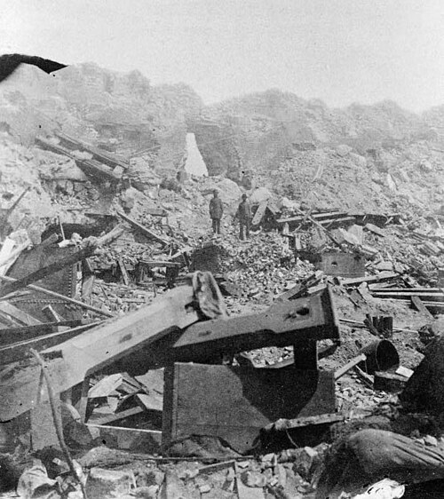 1864年に南軍の写真家によって撮影されたサムター要塞の内部写真。