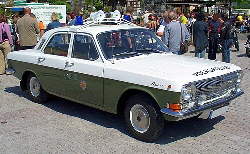 国民警察GAZ-24