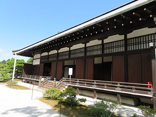 大見間ホール
