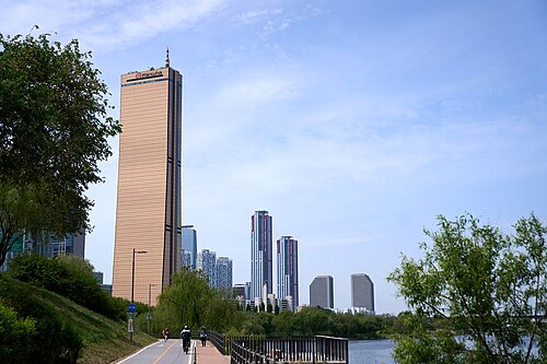 63番の建物は2023年5月に撮影された。
