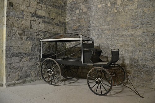 古代の霊柩車カバモービル（フランス）