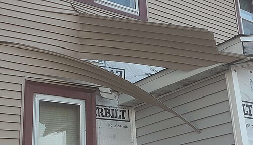 米国アイオワ州で発生した強力な砂塵旋風による住宅の被害。