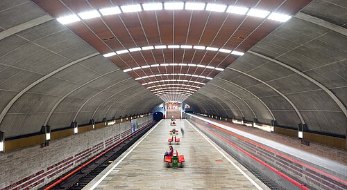 タイタン地下鉄駅