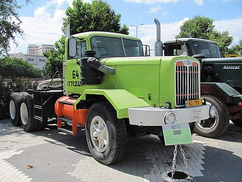 1950年と1971年のオートカートラクター