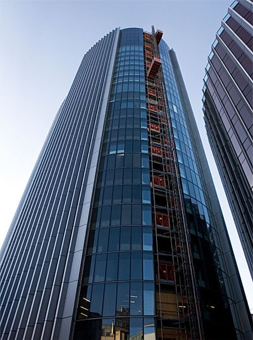 ウィリスビルの外観工事がほぼ完了（2007年5月）