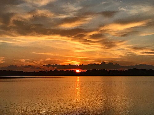 タフタムカイスキー地区、スタロブジェゴカヤ湖の夕日