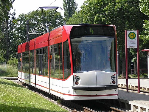 ドイツ、テューリンゲン州エアフルトのコンビノ路面電車。