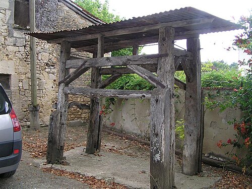 フランス、サン・シュルピス・ド・コニャック（シャラント県）での苦難。