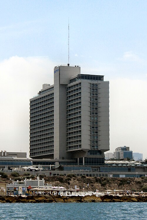 イスラエル沿岸にあるホテルの建物