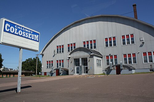 カルメット・コロシアムは、世界最古の現役屋内アイスアリーナである。