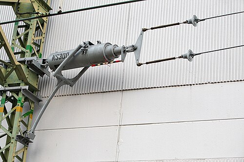 スプリング式架空線張力器