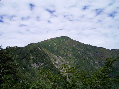 南から見た谷川岳