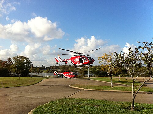 メモリアル・ハーマン・ライフフライトが運用する2機のEC145ヘリコプター