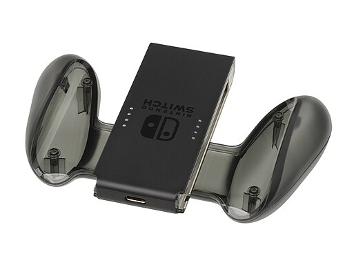 充電グリップを逆さまにして、USB-Cポートが見えるようにする。