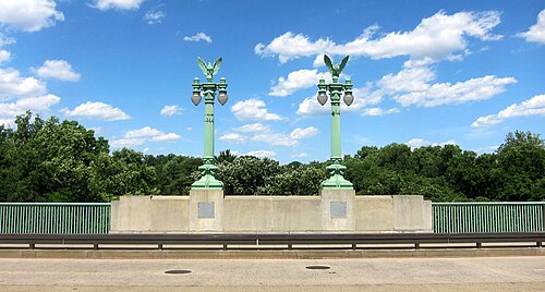 イーグルランプポスト