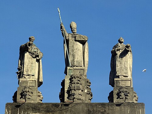 UST モンティ彫刻