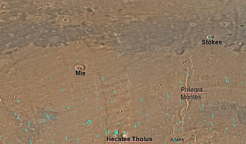 ケブレニアの地図。バイキング2号はミー火口の近くに着陸した。ヘカテス火山の斜面には氷河があると思われる。