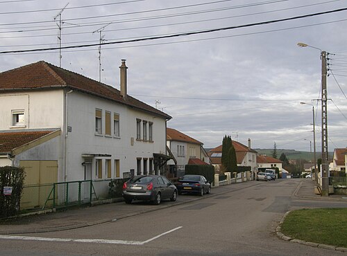 「Rue du 15ème Régiment de Chasseurs」からの「Avenue Letellier」。