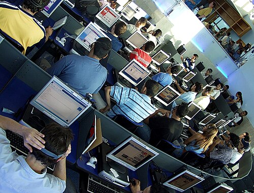 コロンビアのインターネットカフェ