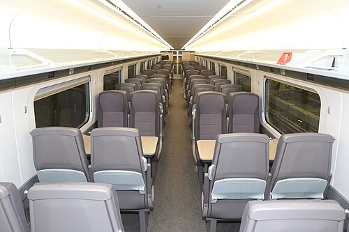 GWRカラーリングが施される前の800002号機のスタンダードクラスの内装
