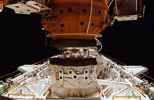 スペースシャトルとミール宇宙ステーションのドッキングにおけるAPAS