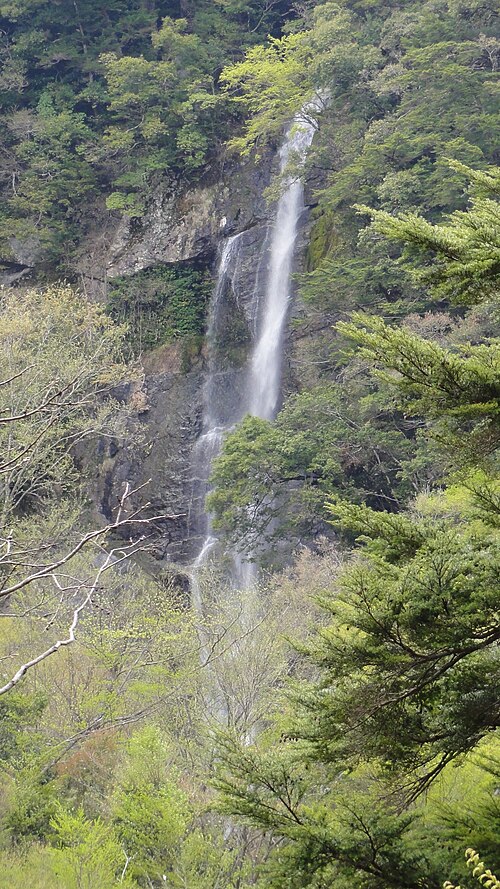 87. センダントドロの滝