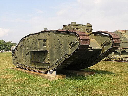 アバディーン試験場におけるマークIV雌型戦車「リバティ」