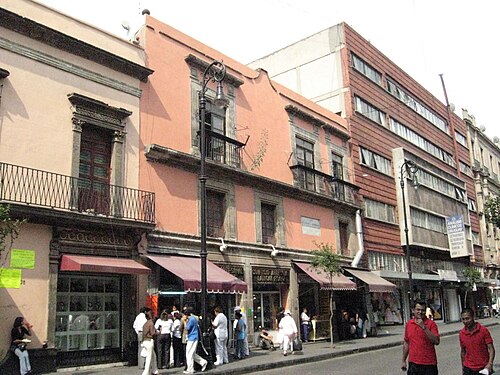 1803年にメキシコシティでフンボルトとボンプランドが住んでいた家。ソカロのすぐ南、歴史地区のウルグアイ・レップ通り80番地にある。