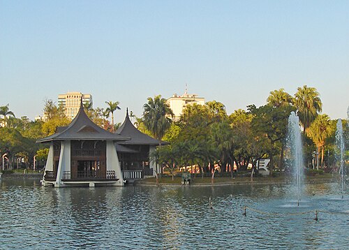 台中市台中公園の湖心亭（1908年）