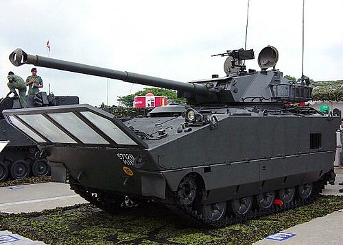 90mm主砲を搭載したAMX-10PAC 90