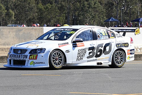 2012 年 Coates Hire Ipswich 300 に出場した Michael Patrizi の Holden VE Commodore。