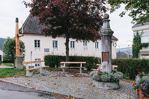 ピロリー - シャントファルは1479年に建てられ、1738年に解体され、1980年に修復されました。