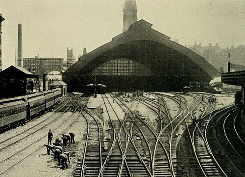 1911年以前のブロードストリート駅の駅舎と駅構内への進入路。