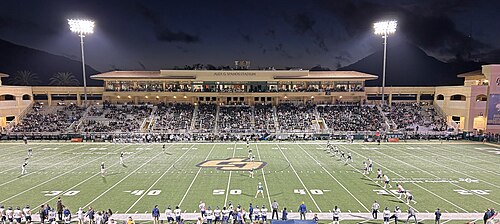 カリフォルニア・ポリテクニック大学は、2023年のビッグスカイカンファレンスでの勝利中に、ノーザンコロラド大学からのキックオフを受ける準備をしています。