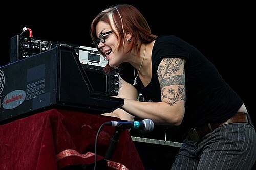 2007 年の Frequency フェスティバルでの Zia McCabe