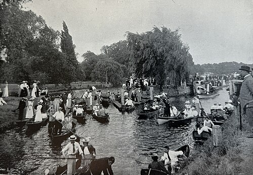1897 年頃、モレスィー ロック付近のテムズ川でボートに乗っている人々の絵葉書の写真