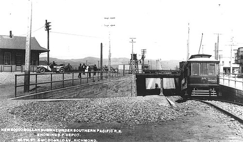 1906年、リッチモンド中心部のマクドナルド・アベニュー地下鉄構内を走るE&SRの路面電車
